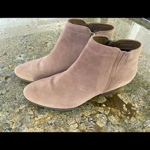 Blondo Valli Waterproof Suede Booties 10